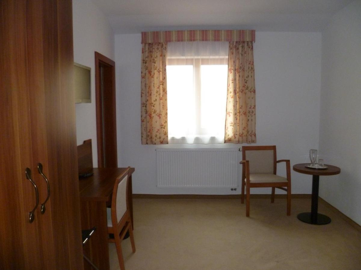 Hostinec U Hubálků Kostelec nad Orlicí Exterior foto