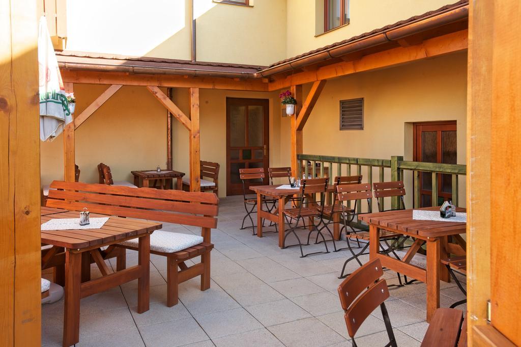Hostinec U Hubálků Kostelec nad Orlicí Exterior foto